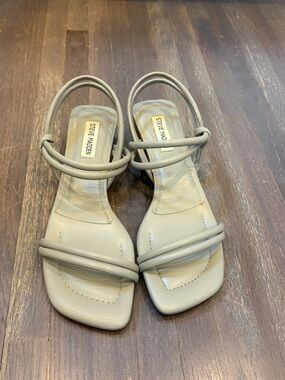Steve Madden - Hattie Sandal - mint green - 9